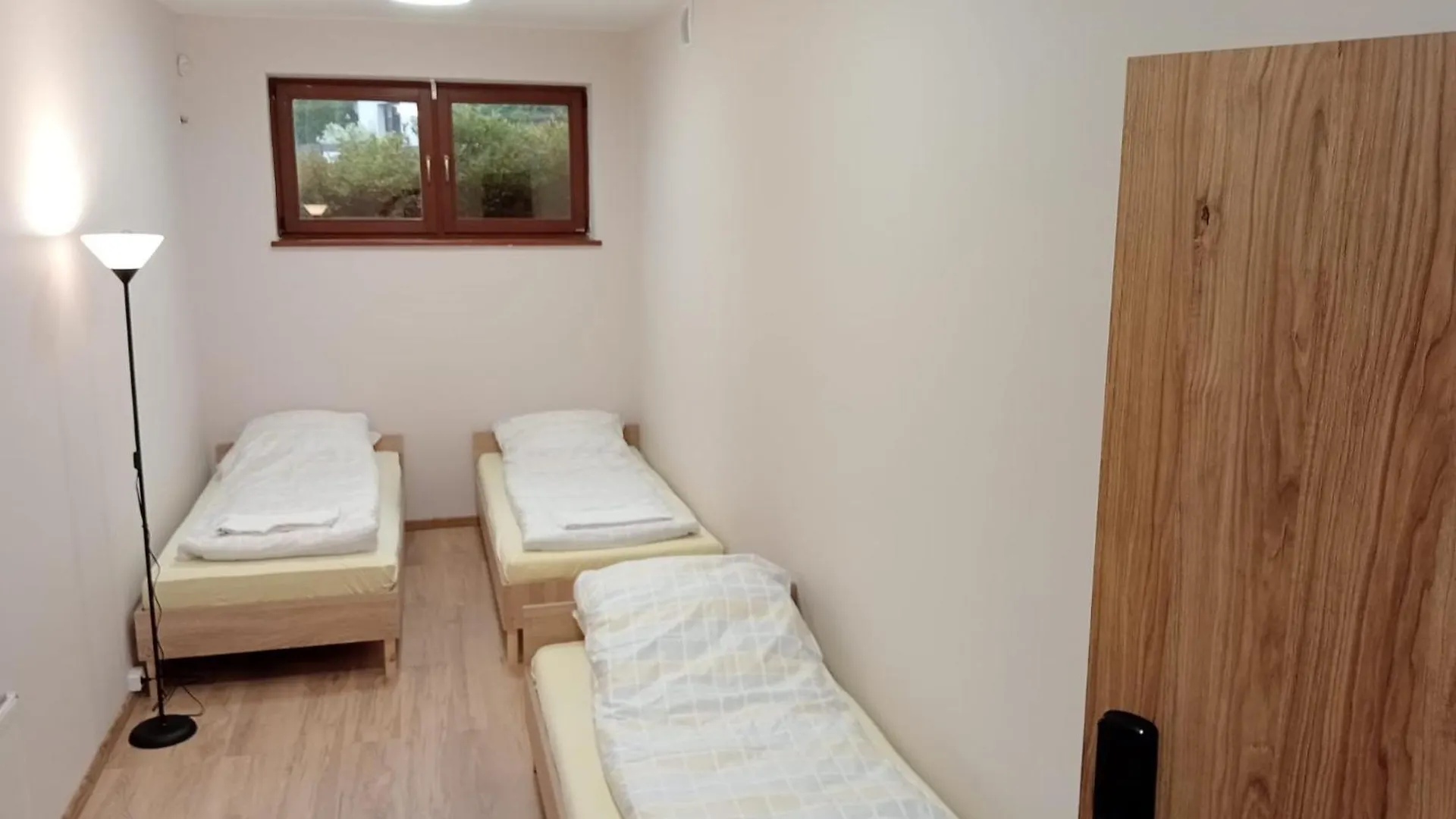 Hostel Villa Krasnowolska Airport - Self Check-In Warsaw